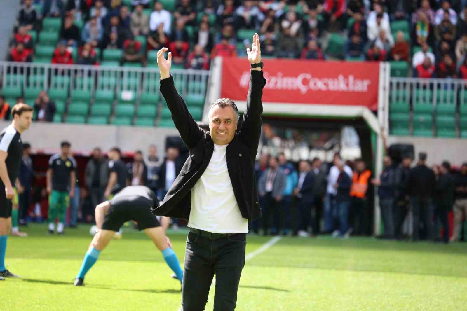 TFF 2. LİG BEYAZ GRUPTA MÜCADELE EDEN AMEDSPOR, LİGİN 32.