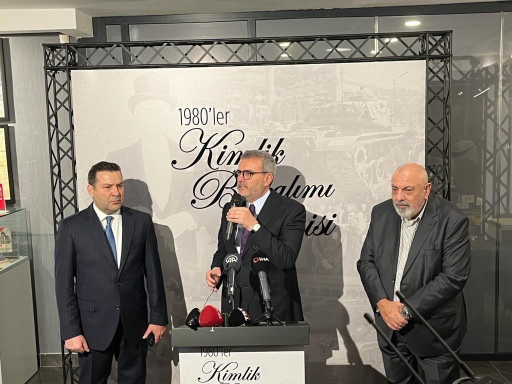 1980’Lİ YILLARI KONU ALAN “KİMLİK BUNALIMI” İSİMLİ SERGİ ANKARA’DA AK