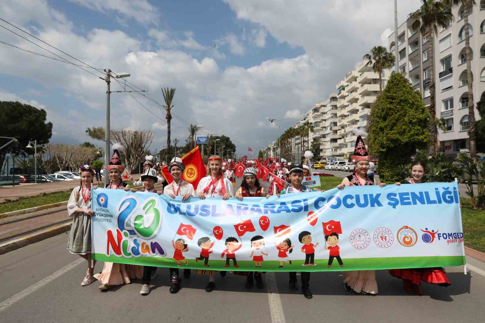 ANTALYA BÜYÜKŞEHİR BELEDİYESİ CUMHURİYETİN 100. YILINDA ULUSAL EGEMENLİK VE ÇOCUK