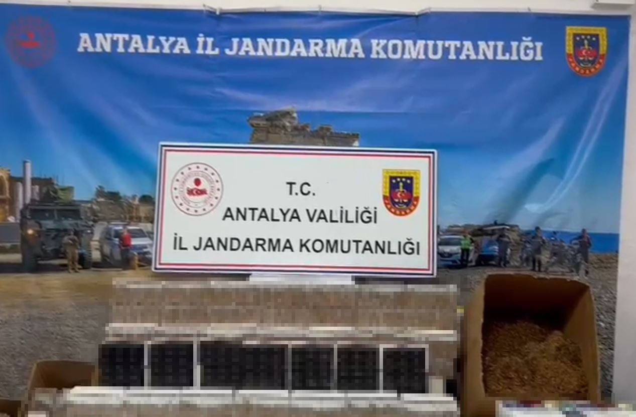 ANTALYA’DA BİR ADRESE DÜZENLENEN OPERASYONDA 140 BİN ADET BOŞ MAKARON,