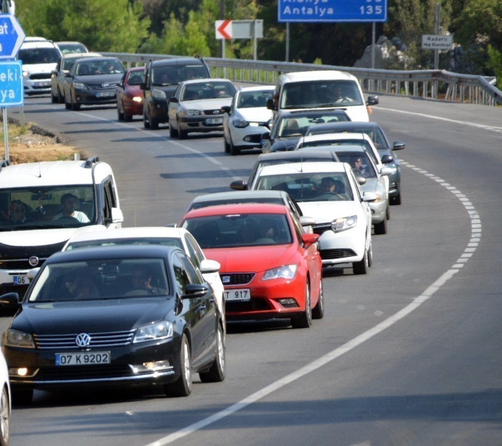 ANTALYA'DA MOTORLU KARA TAŞITLARI SAYISI 2023 MART AYI İTİBARIYLA 635