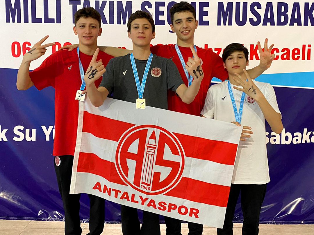 GEBZE'DE KATILDIKLARI YARIŞLARDA GELENEĞİ BOZMAYARAK KÜRSÜYE AMBARGO KOYAN ANTALYASPOR'UN GENÇ