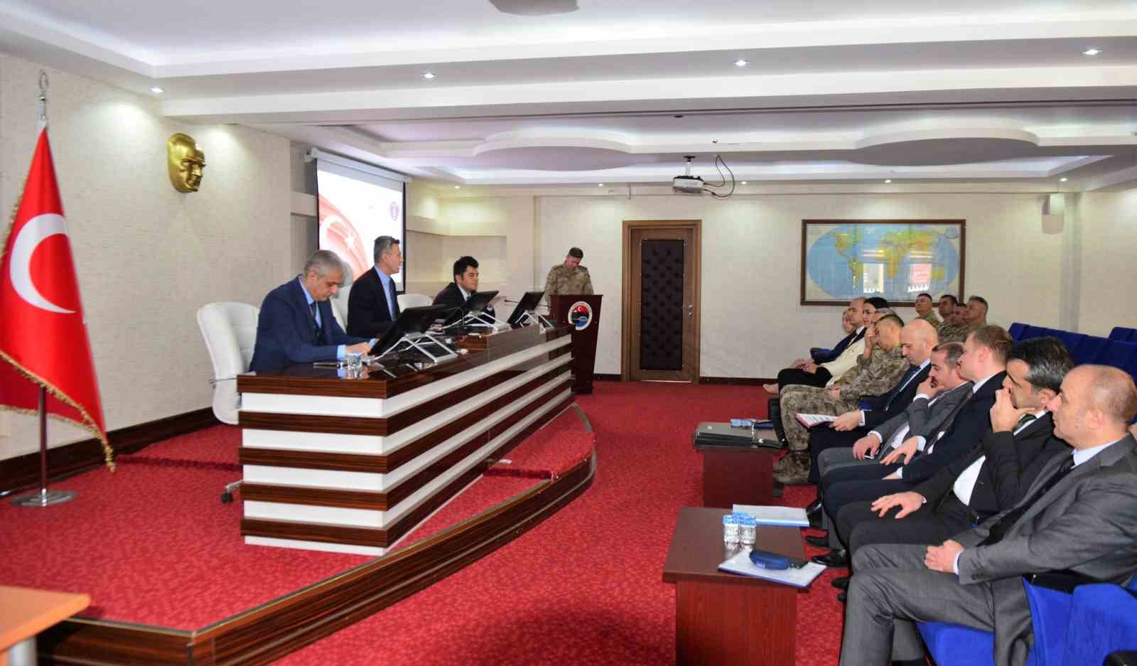 ARDAHAN'DA SEÇİM GÜVENLİĞİ TOPLANTISI YAPILDI. (OLGUN YILDIZ/ARDAHAN-İHA)