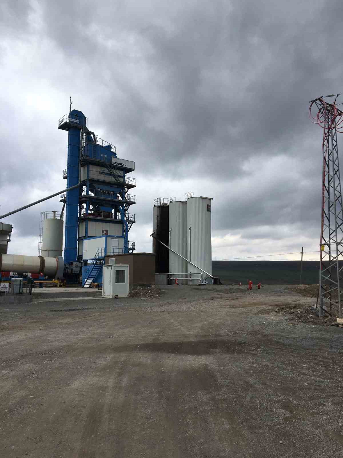 ARDAHAN’IN DAMAL İLÇESİNDE ÖZEL BİR ŞİRKETE AİT ZİFT TANKINDA PATLAMA