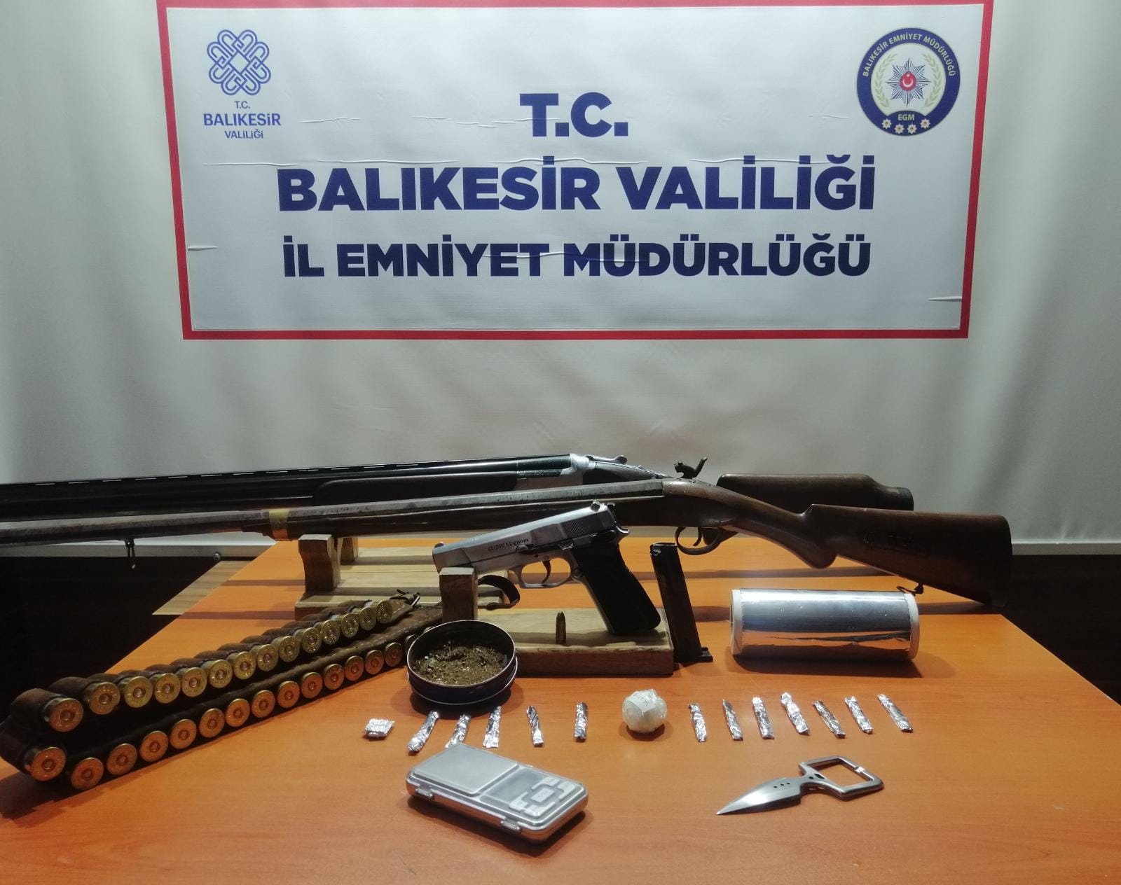 Perşembe günü Bandırma Emniyet Müdürlüğüne bağlı ekiplerce yapılan operasyonla E.