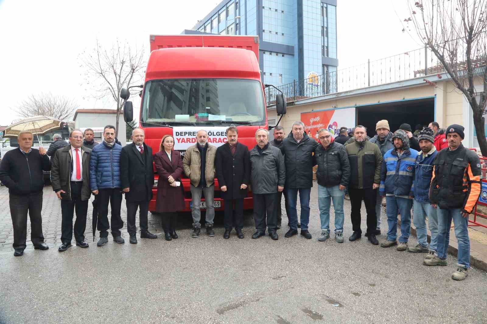 BAŞKAN DEVECİ’NİN ÖNCÜLÜĞÜNDE BAŞLATILAN ÖRNEK ÇALIŞMALARLA ATAKUM’DA DEPREMDEN ETKİLENEN BİN