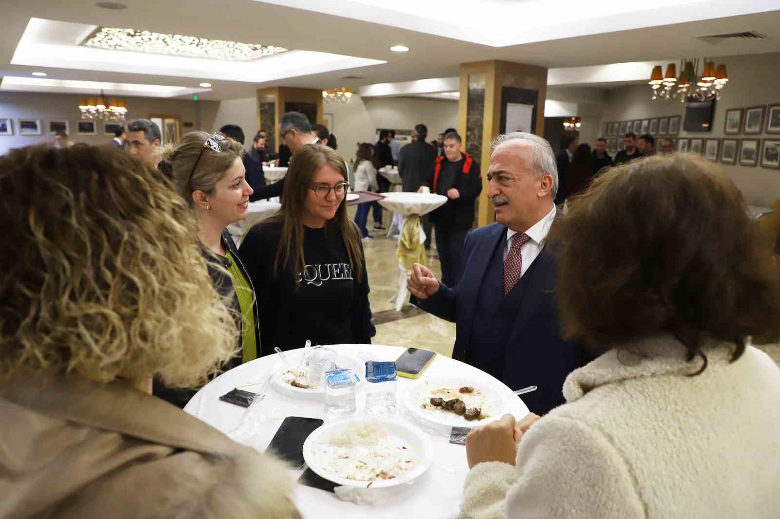 ATATÜRK ÜNİVERSİTESİ AKADEMİK VE İDARİ PERSONELİ, RAMAZAN BAYRAMI DOLAYISIYLA DÜZENLENEN