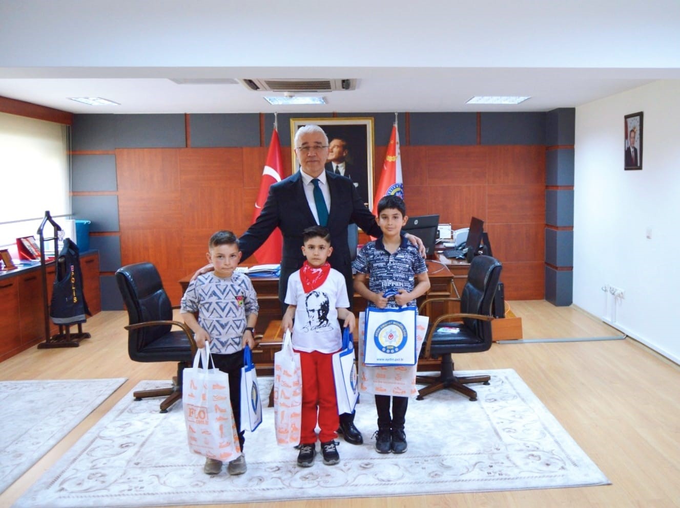 AYDIN İL EMNİYET MÜDÜRÜ MEHMET SUAT EKİCİ, KENDİSİNİ ZİYARET EDEN