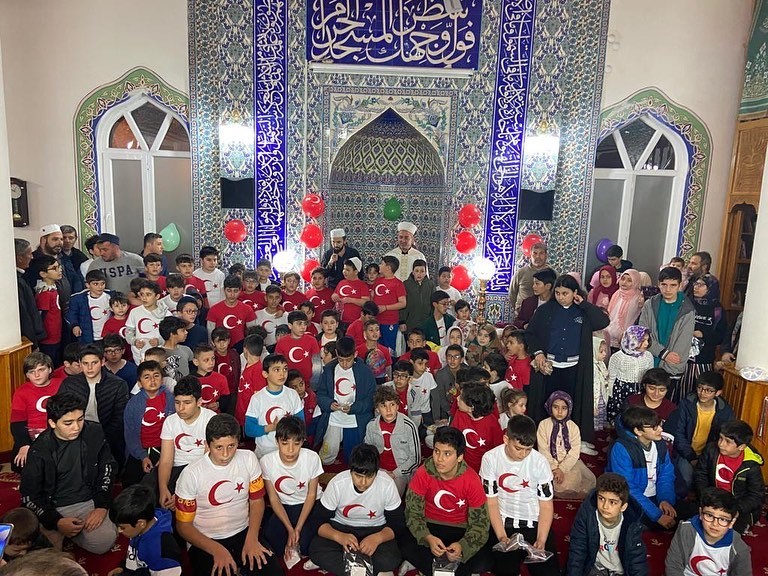 EFELER İLÇE MÜFTÜLÜĞÜ'NE BAĞLI EVLİYA ÇELEBİ CAMİİ DİN GÖREVLİLERİ ÖNCÜLÜĞÜNDE