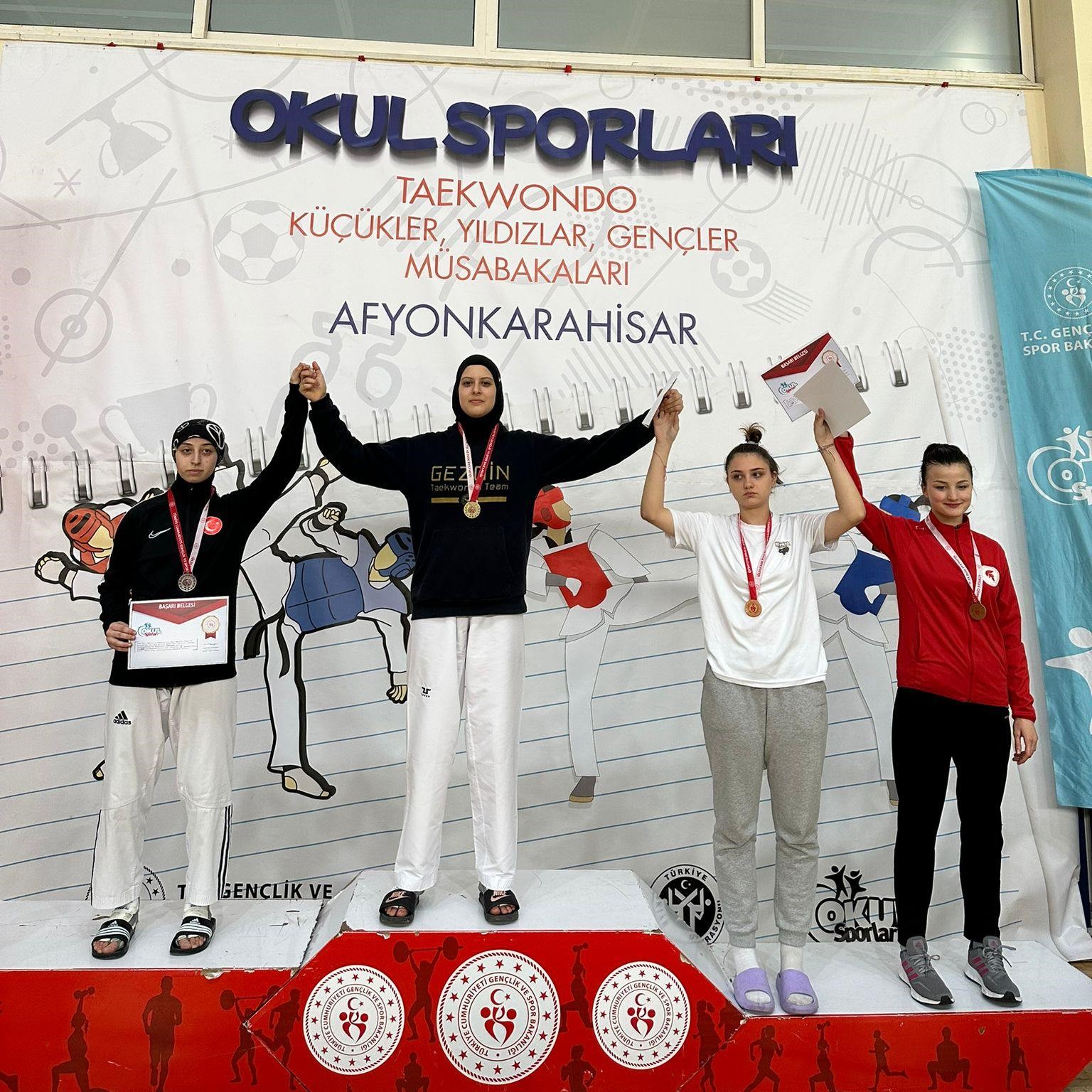 AYDIN GENÇLİK VE SPOR İL MÜDÜRLÜĞÜ SPORCULARINDAN ELİFNAZ KÖSEOĞLU, OKUL