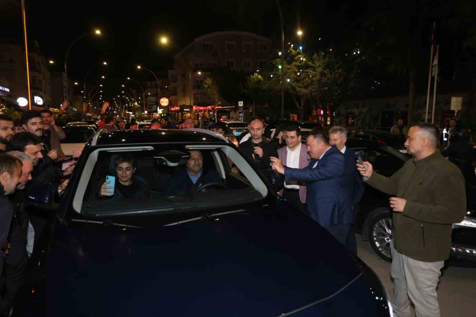 DIŞİŞLERİ BAKANI MEVLÜT ÇAVUŞOĞLU, ‘KÜLTÜR KAFELER CADDESİ’NE YERLİ VE MİLLİ
