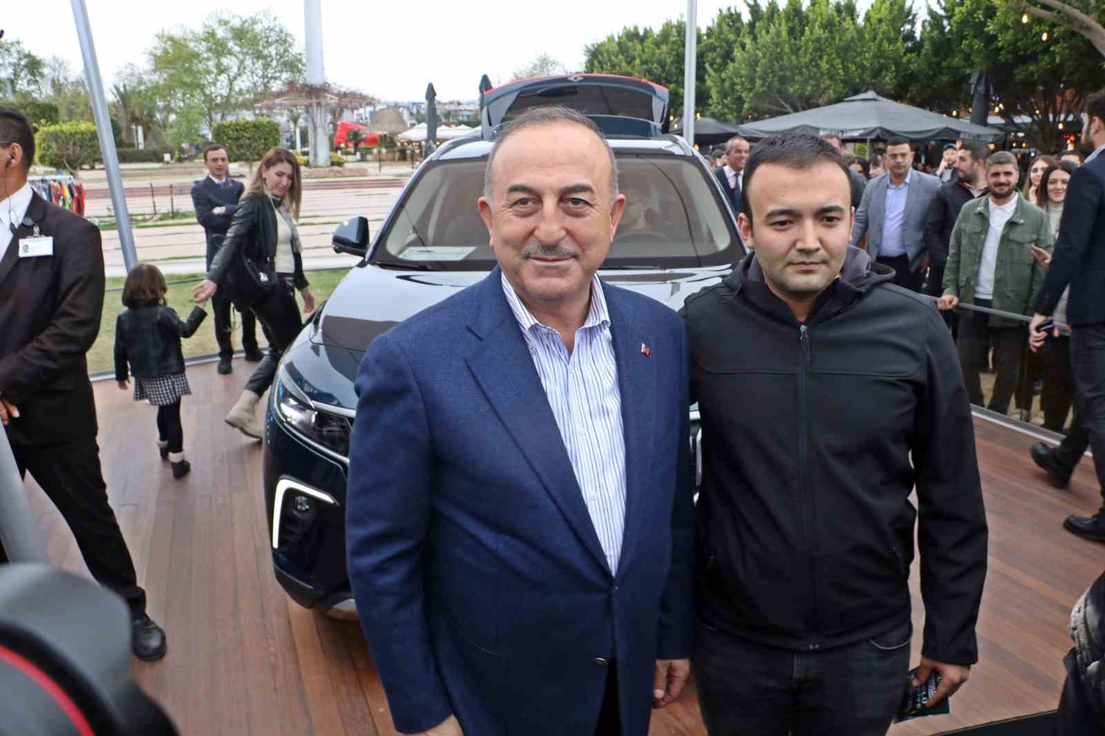 DIŞİŞLERİ BAKANI MEVLÜT ÇAVUŞOĞLU,  ANTALYA’DAKİ TOGG STANDINI ZİYARET ETTİ.