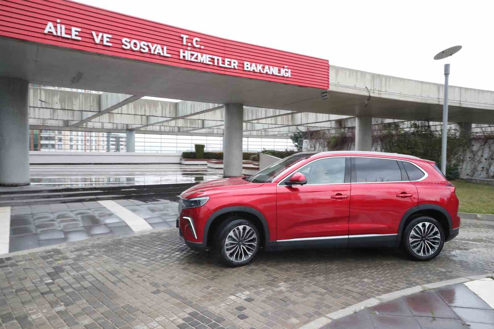 AİLE VE SOSYAL HİZMETLER BAKANI DERYA YANIK, TÜRKİYE’NİN YERLİ OTOMOBİLİ