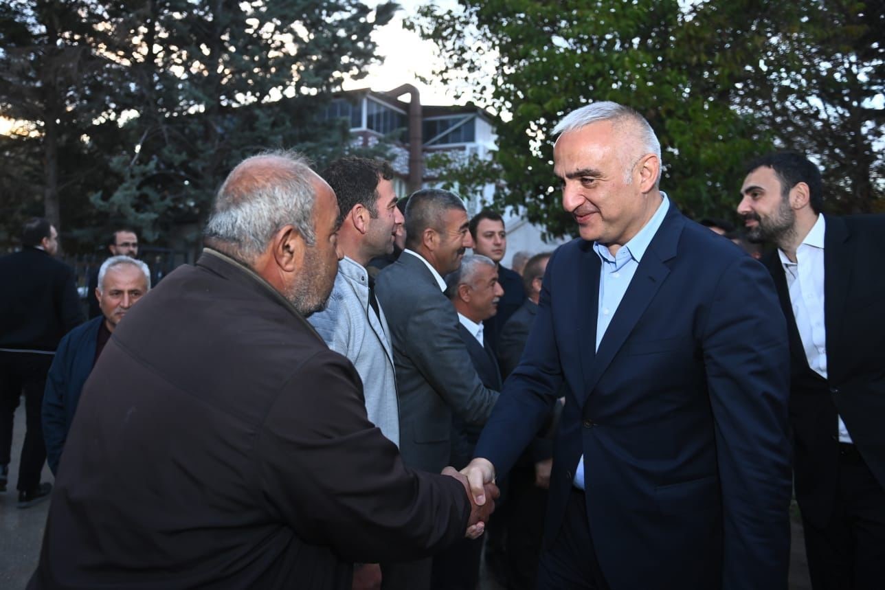 DEPREM BÖLGESİ MALATYA’DA VATANDAŞLARLA BİR ARAYA GELEN KÜLTÜR VE TURİZM