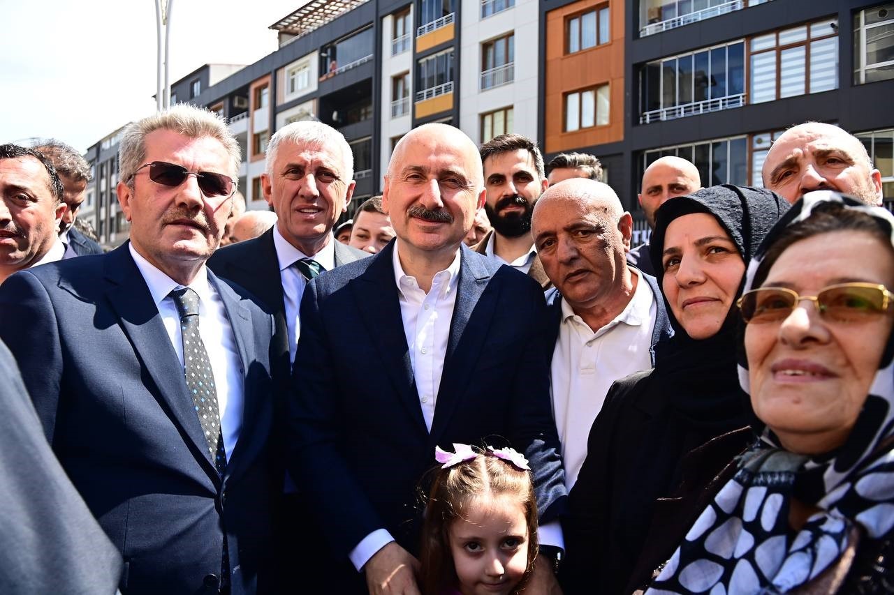 ULAŞTIRMA VE ALTYAPI BAKANI AK PARTİ TRABZON MİLLETVEKİLİ ADAYI ADİL