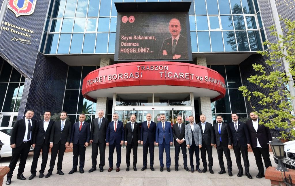 ULAŞTIRMA VE ALTYAPI BAKANI VE AK PARTİ TRABZON MİLLETVEKİLİ ADAYI