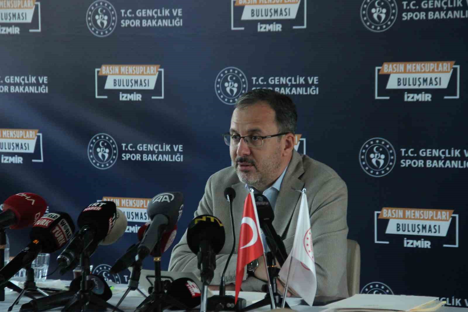 GENÇLİK VE SPOR BAKANI MEHMET MUHARREM KASAPOĞLU, ALSANCAK MUSTAFA DENİZLİ
