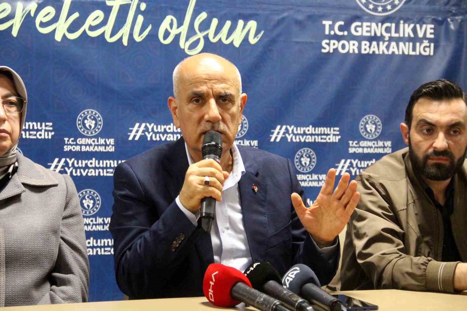 TARIM VE ORMAN BAKANI VAHİT KİRİŞCİ, “RAMAZAN BAYRAMI’NIN BİRİNCİ GÜNÜ