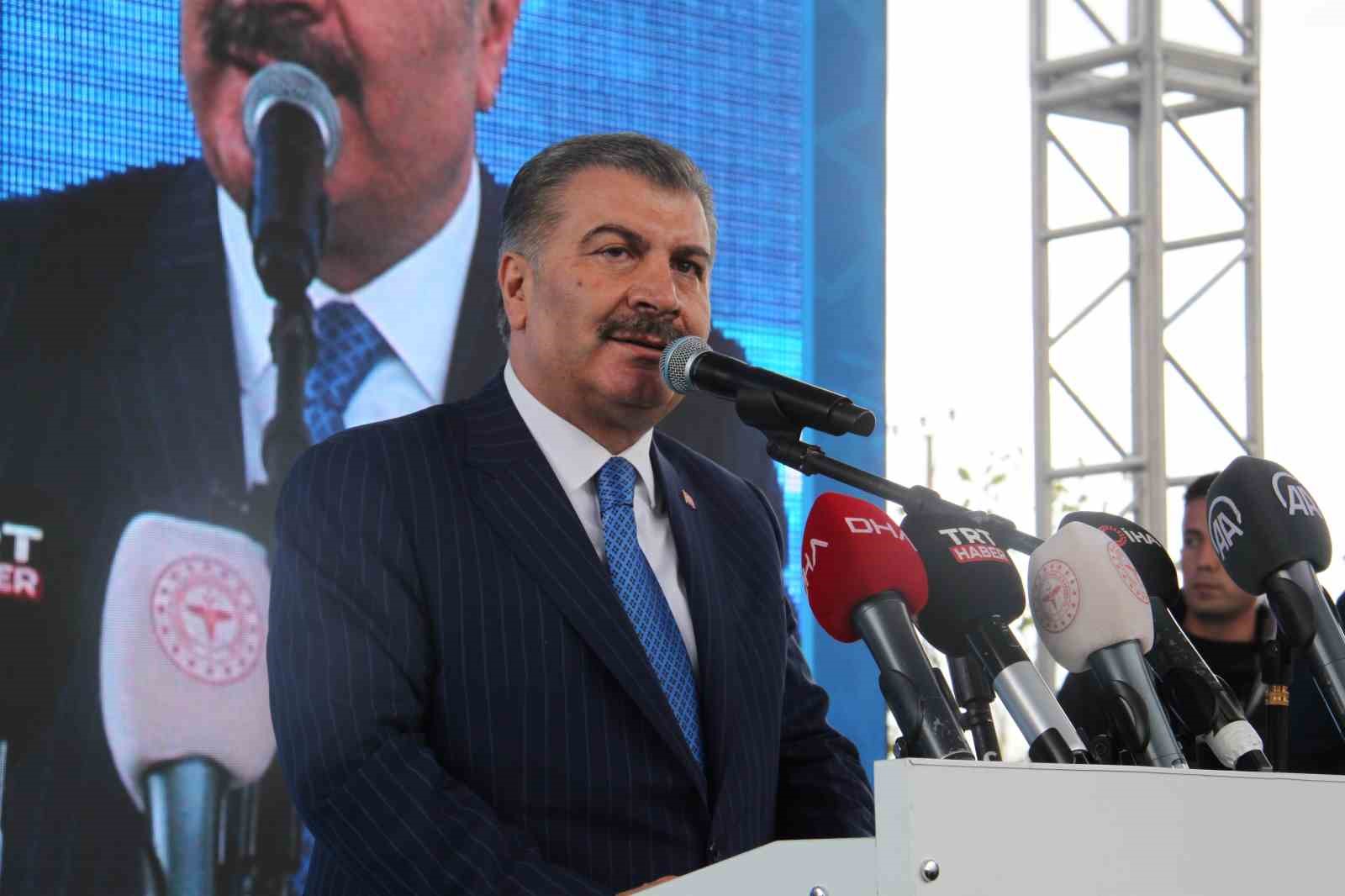 SAĞLIK BAKANI FAHRETTİN KOCA, DÜNYADA CESARET EDİLEMEYEN BİR SAĞLIK SİSTEMİNE
