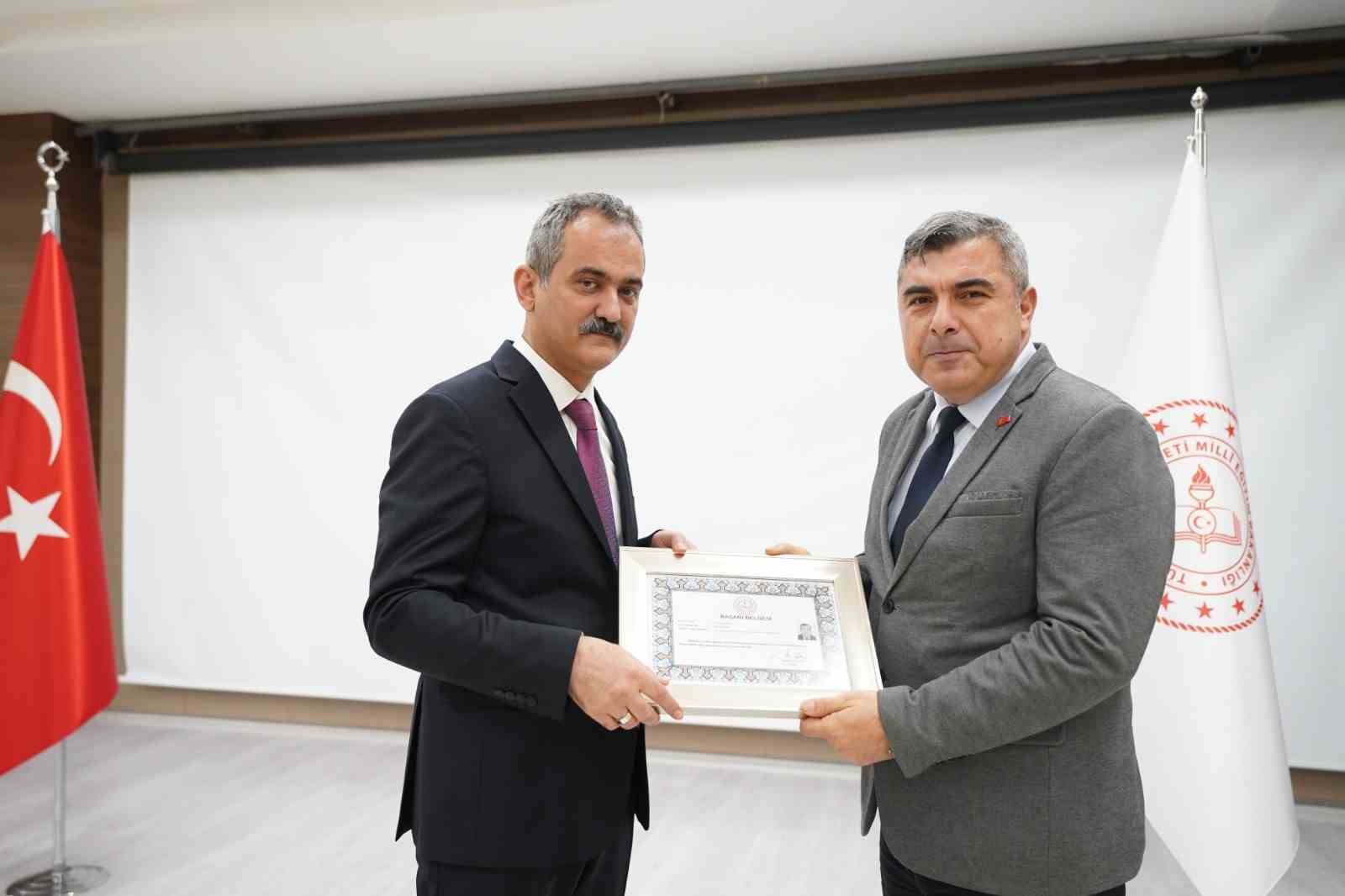 MİLLİ EĞİTİM BAKANI MAHMUT ÖZER, AFYONKARAHİSAR İL MİLLİ EĞİTİM MÜDÜRÜ