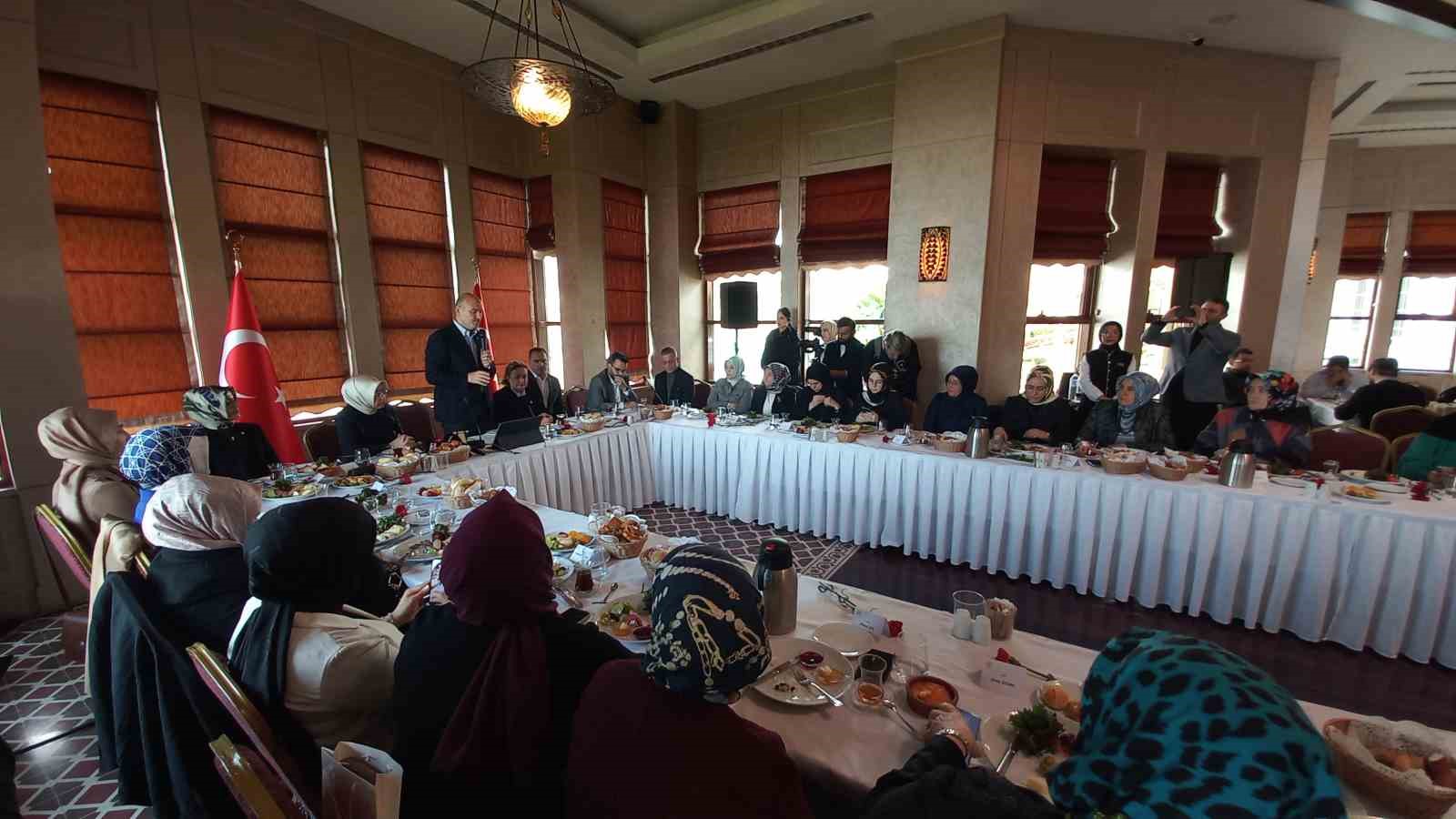 İÇİŞLERİ BAKANI VE İSTANBUL 2. BÖLGE MİLLETVEKİLİ ADAYI SÜLEYMAN SOYLU,