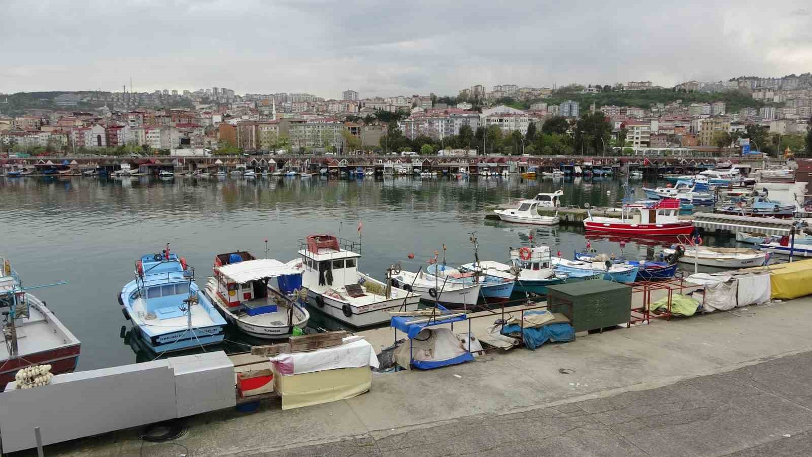 DENİZLERDE BÜYÜK TEKNELER İÇİN 15 NİSAN’DA BAŞLAYAN AV YASAĞININ ARDINDAN