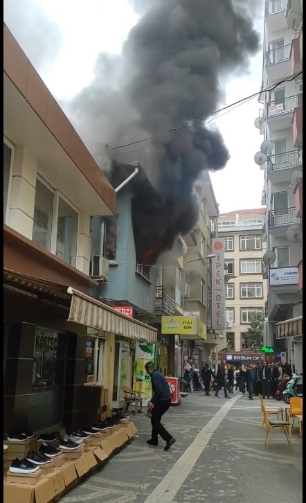 BALIKESİR’İN EN İŞLEK CADDELERİNDEN BİRİ OLAN MİLLİ KUVVETLER CADDESİ’NİN ARA