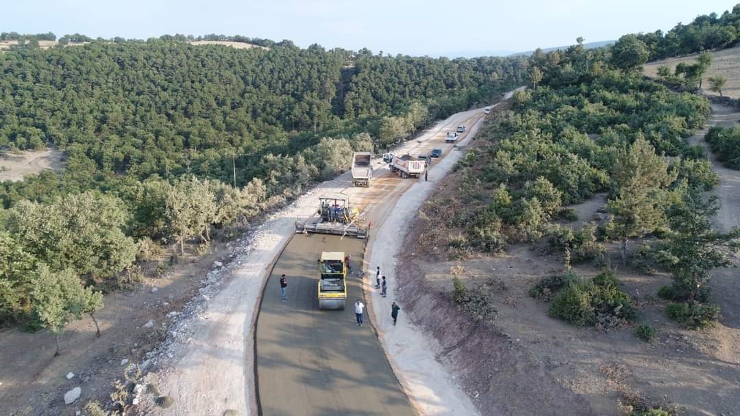 BALIKESİR'DE İLK BETON YOL YAPILIYOR