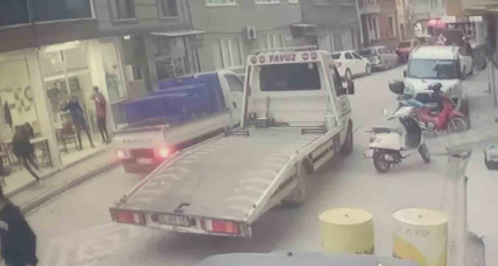 BALIKESİR’İN EDREMİT İLÇESİNDE KAHVEHANEDE İKİ GRUP ARASINDA ÇIKAN KAVGADA POMPALI