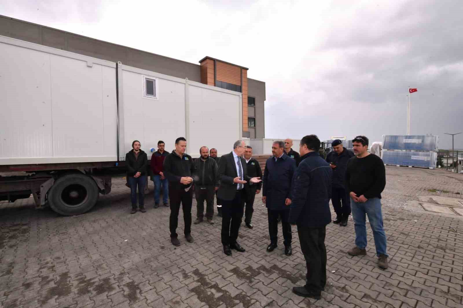 Balıkesir’den deprem bölgesine 44 konteyner ev BALIKESİR'DEN DEPREM BÖLGESİNE 44 KONTEYNER