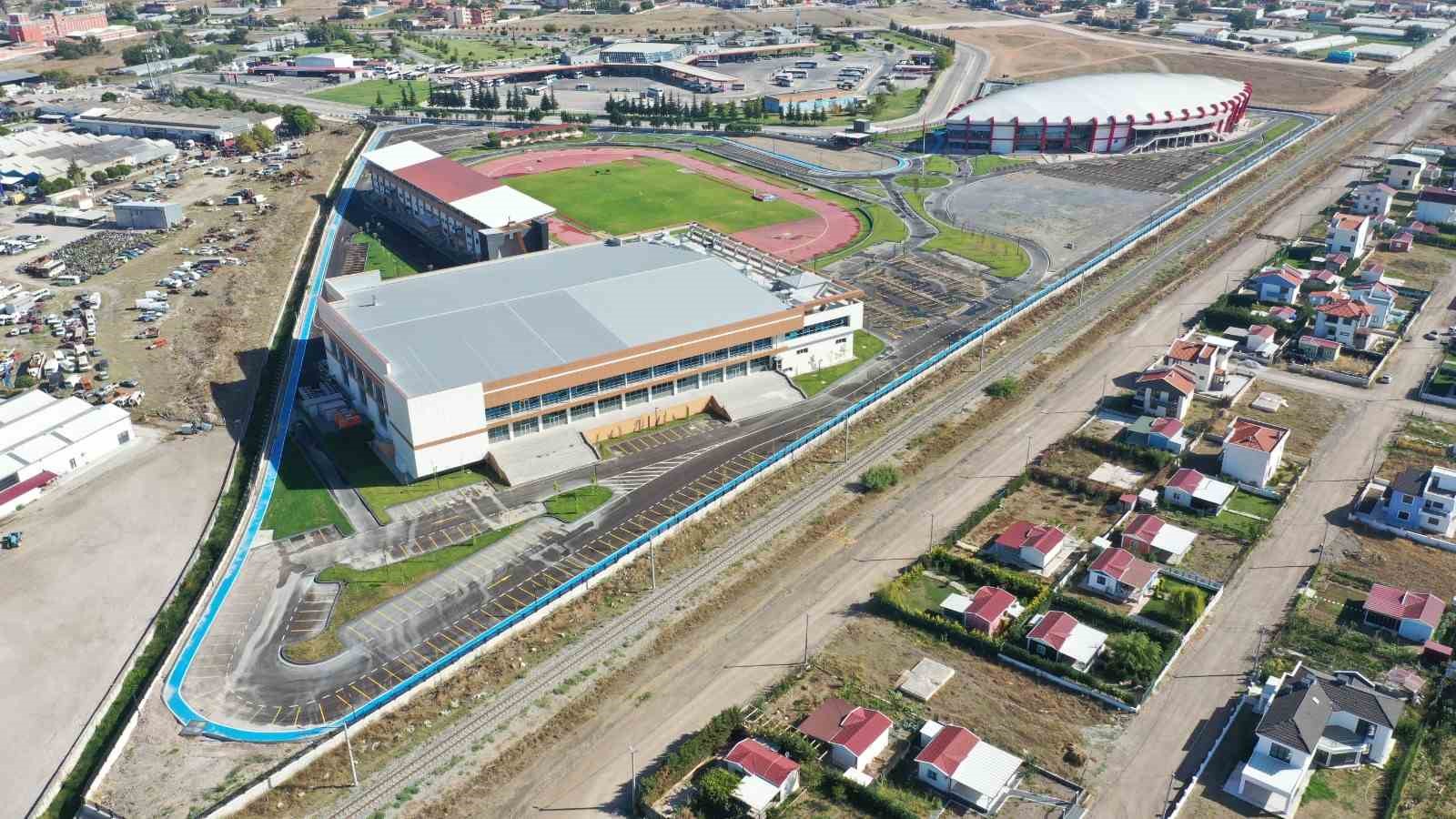 BALIKESİR GSB YURTLARINDA OLUŞTURULAN SPOR ALANLARI, FİTNESS SALONLARI, BASKETBOL SAHALARI,