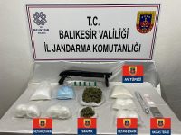 ARAMADA 5.565 GRAM METAMFETAMİN, 1 KİLOGRAM GRAM SKUNK, 1 ADET