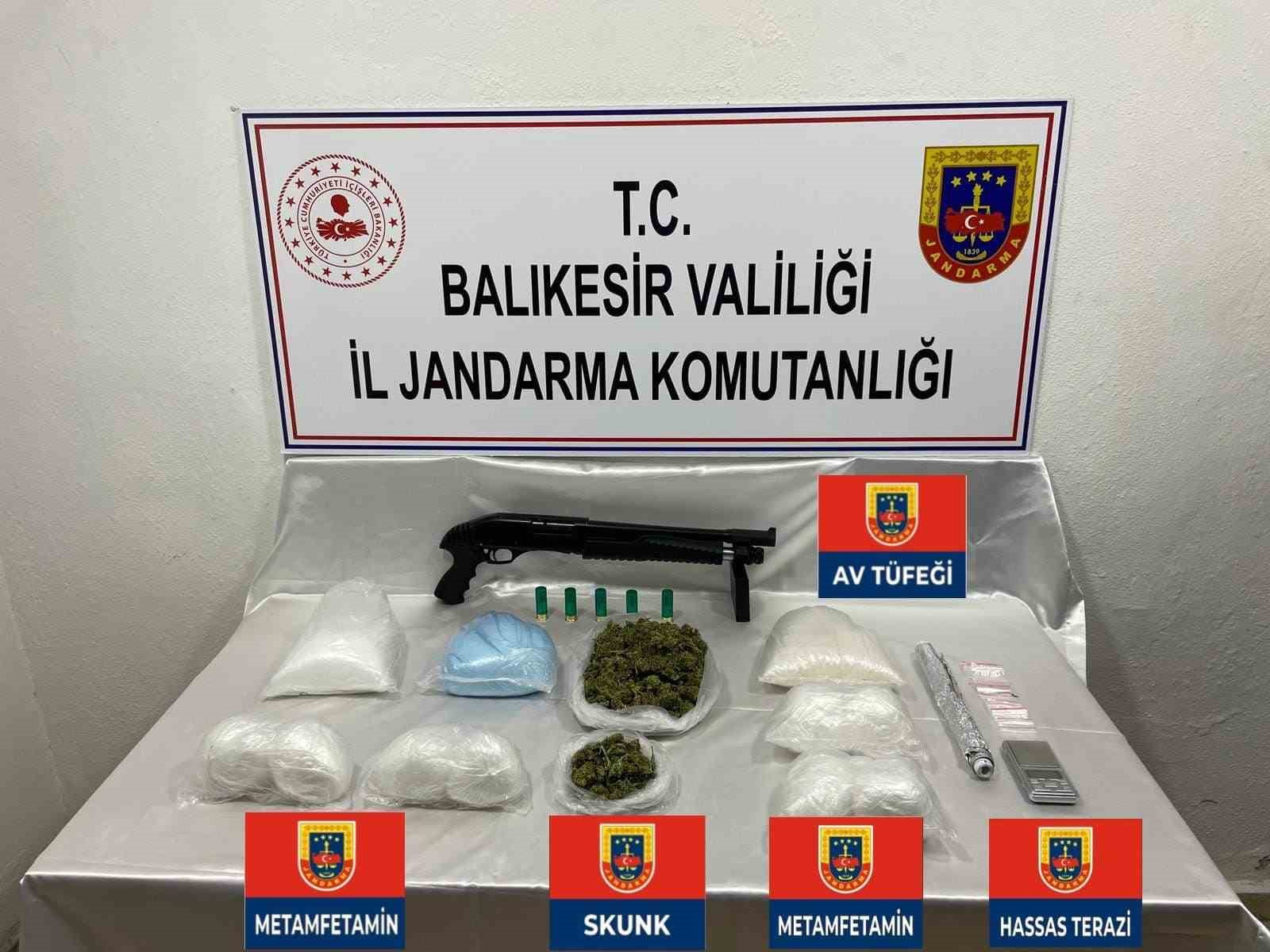 BANDIRMA'DA UYUŞTURUCU OPERASYONUNDA 6 KİŞİ YAKALANDI