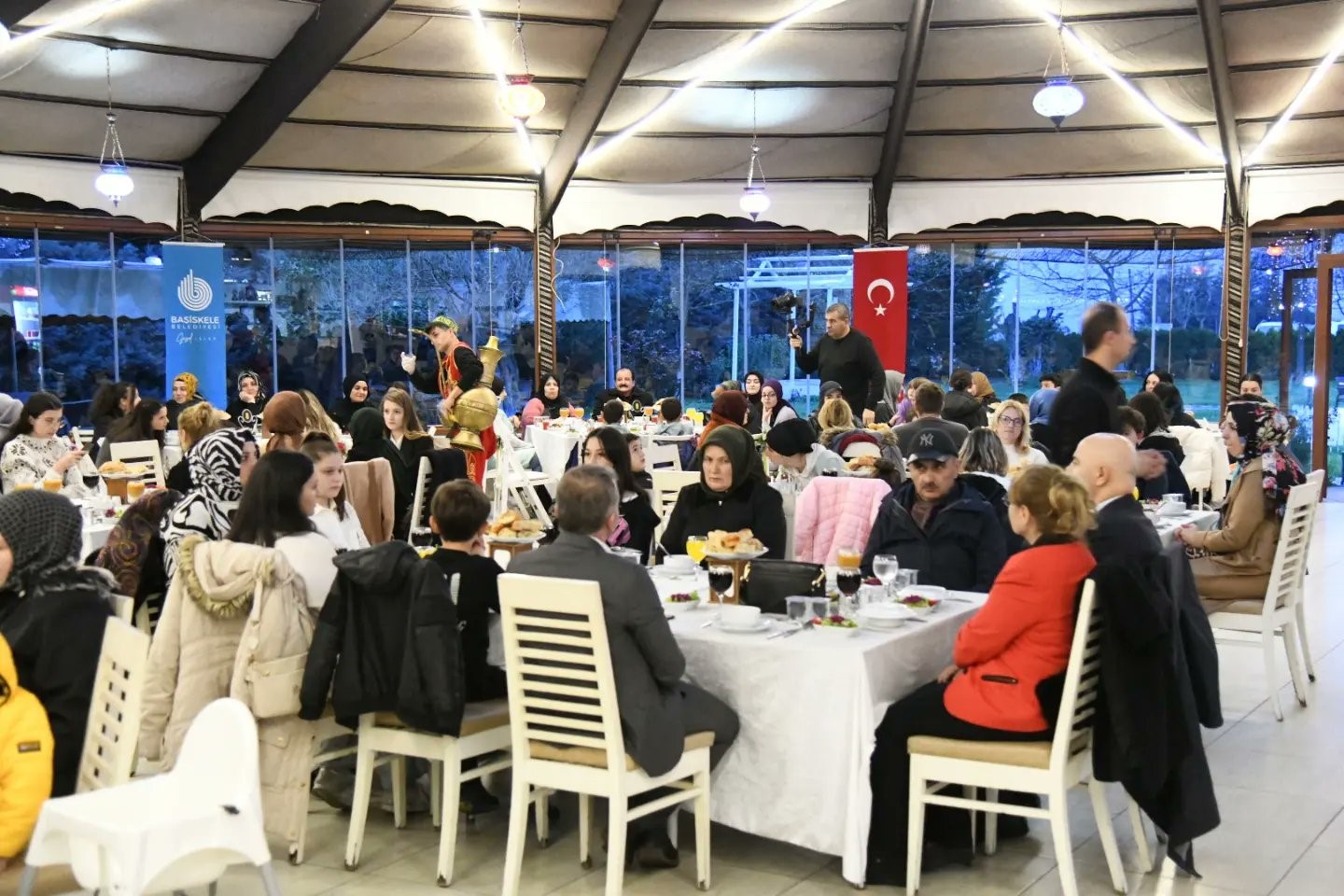 YETİM VE ÖKSÜZ ÇOCUKLAR İLE AİLELERİNİN KATILDIĞI İFTAR PROGRAMINDA KONUŞAN