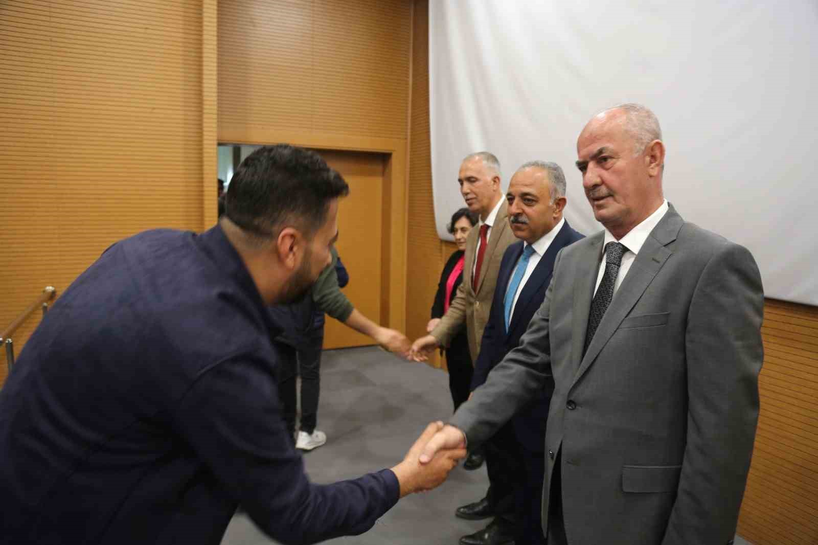 VAN’IN TUŞBA BELEDİYE BAŞKANI SALİH AKMAN, RAMAZAN BAYRAMI SONRASI İLK