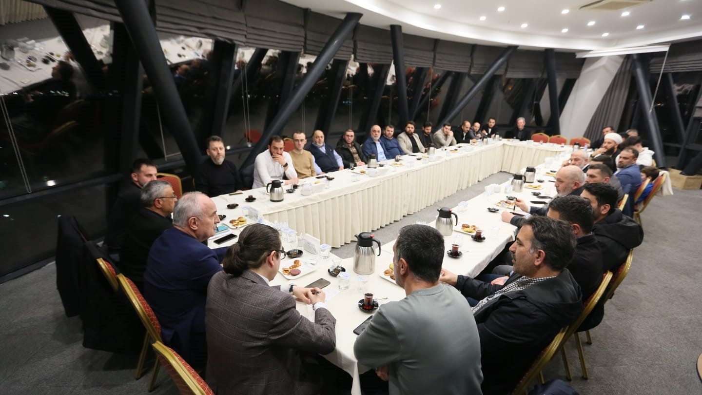 DERİNCE EĞİTİME DESTEK PLATFORMU ÜYELERİ İLE BİR ARAYA GELEN DERİNCE