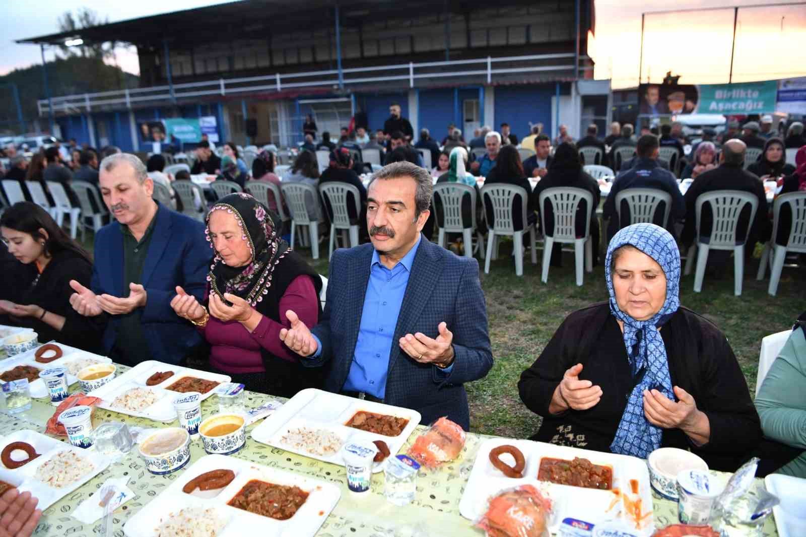 ÇUKUROVA BELEDİYESİ’NİN İFTAR PROGRAMI SALBAŞ STADINDA YAPILDI.