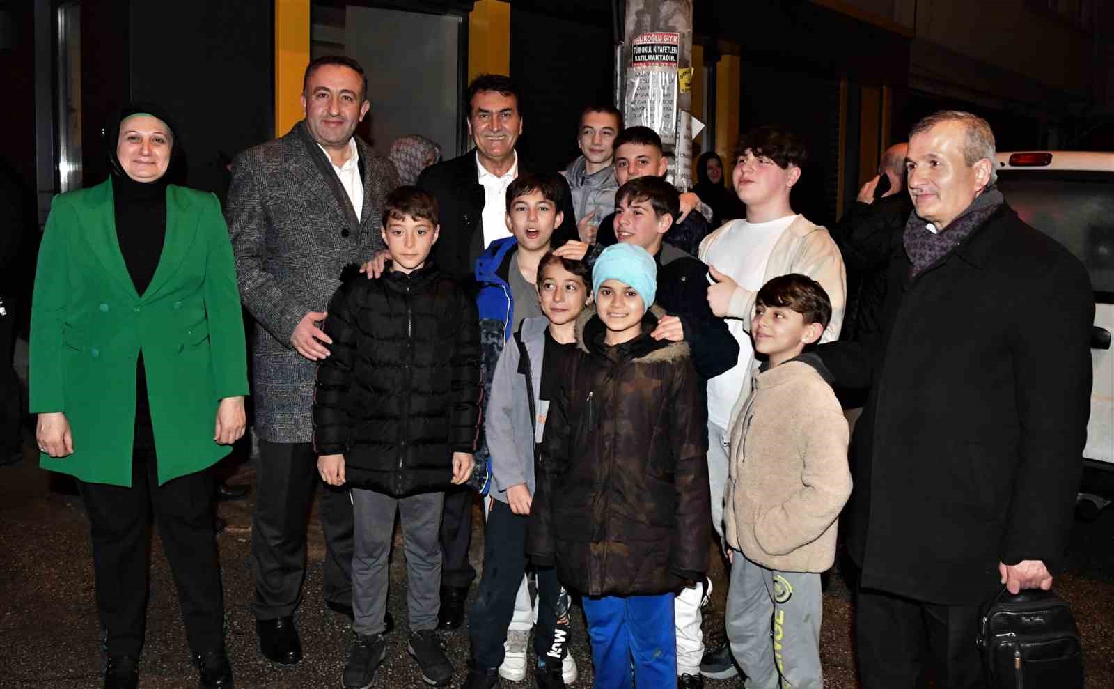RAMAZAN AYINDA HER GÜN FARKLI BİR MAHALLEYE ZİYARET GERÇEKLEŞTİREN OSMANGAZİ