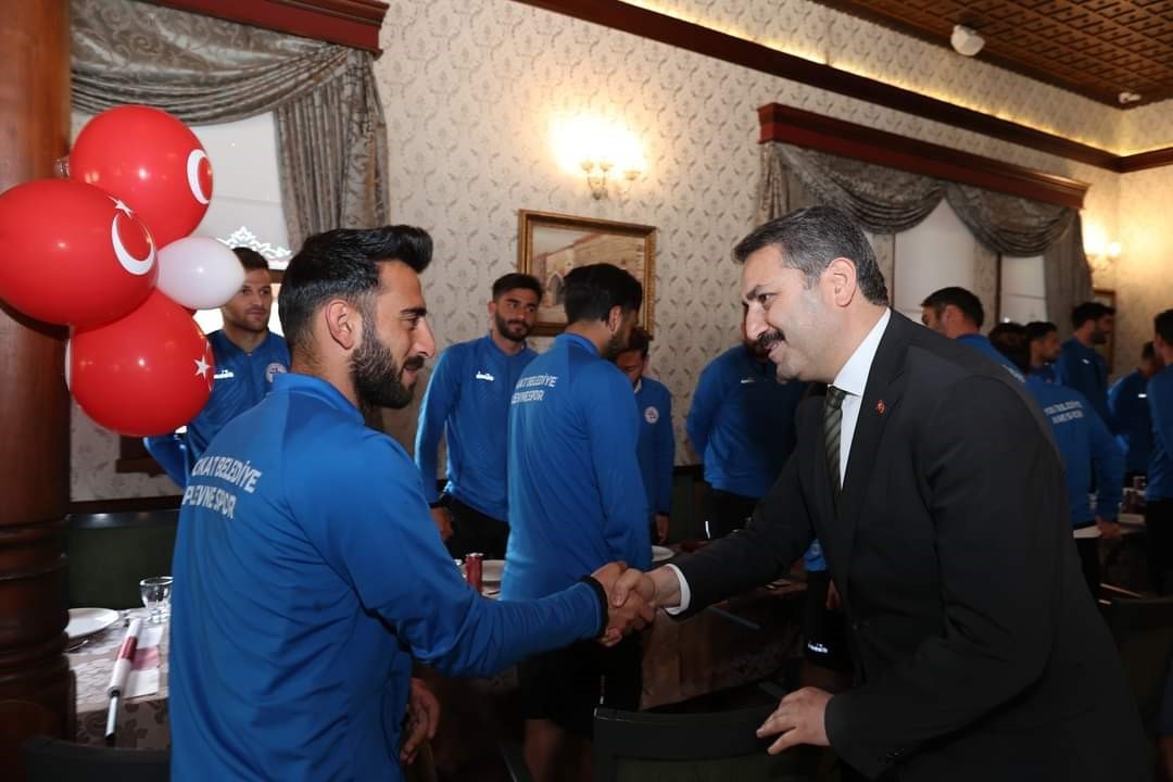 TOKAT BELEDİYE PLEVNESPOR'UN ŞAMPİYONLUĞUNU TEBRİK EDEN TOKAT BELEDİYE BAŞKANI EYÜP