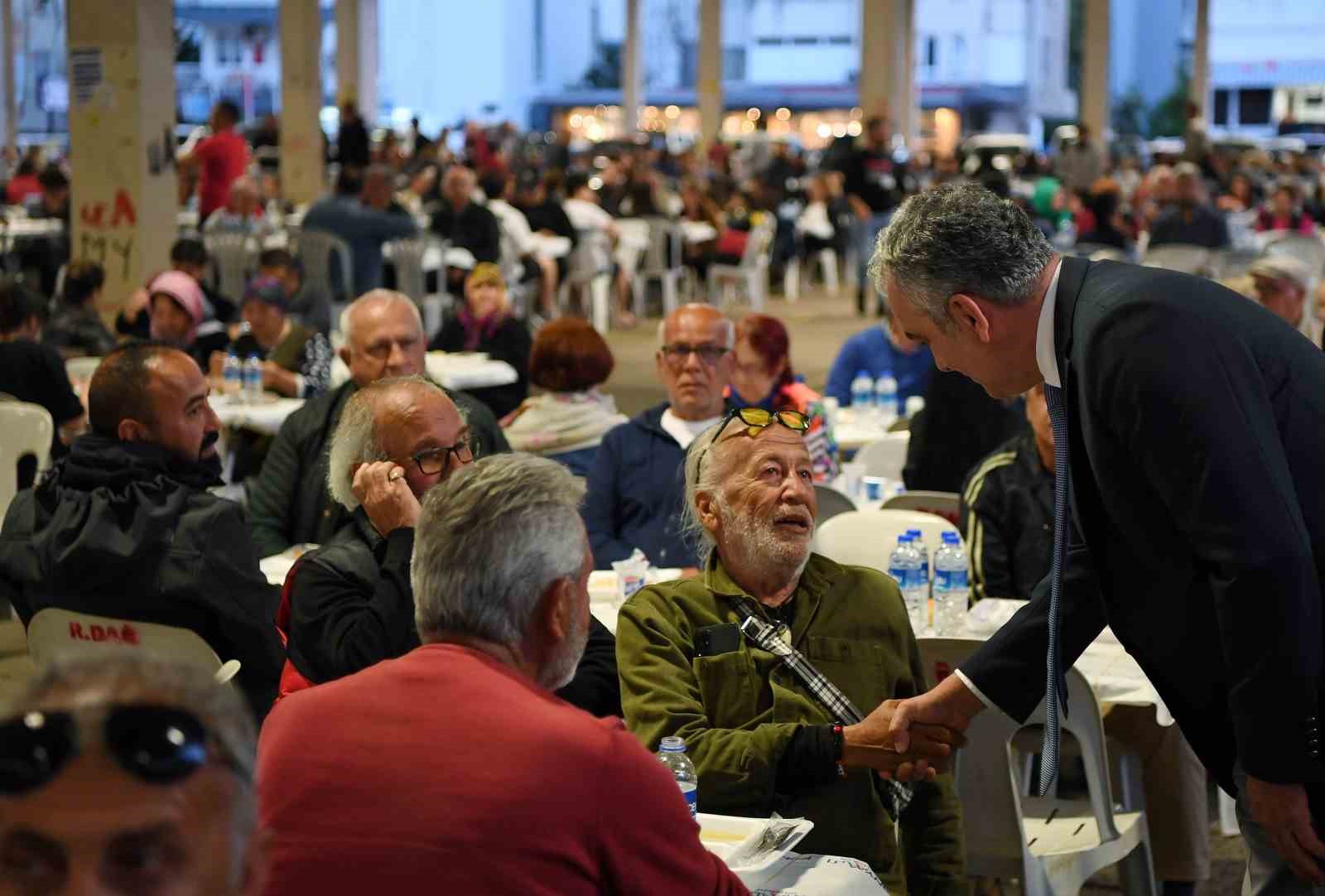 KONYAALTI BELEDİYE BAŞKANI SEMİH ESEN, ALTINKUM MAHALLESİNDE KATILDIĞI İFTAR PROGRAMINDA,