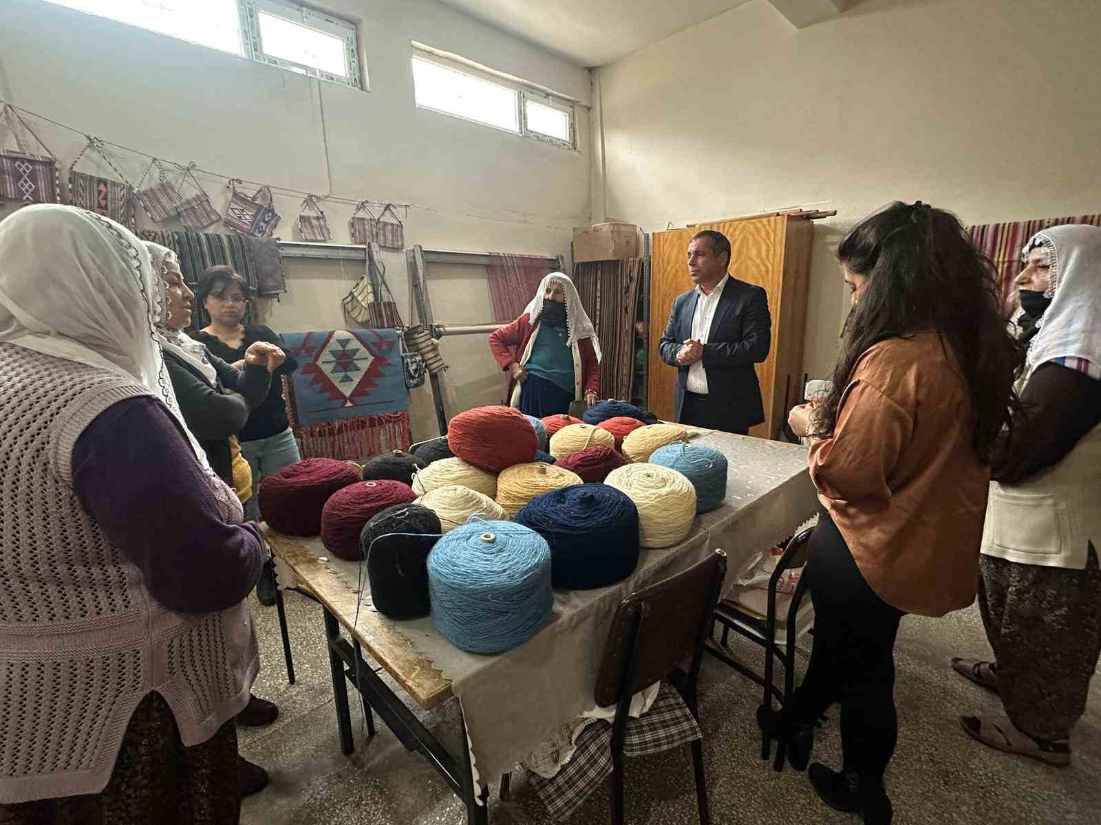 TUNCELİ’NİN HOZAT İLÇE BELEDİYE BAŞKANI SEYFİ GEYİK, ÜRETEN KADINLARIN HER