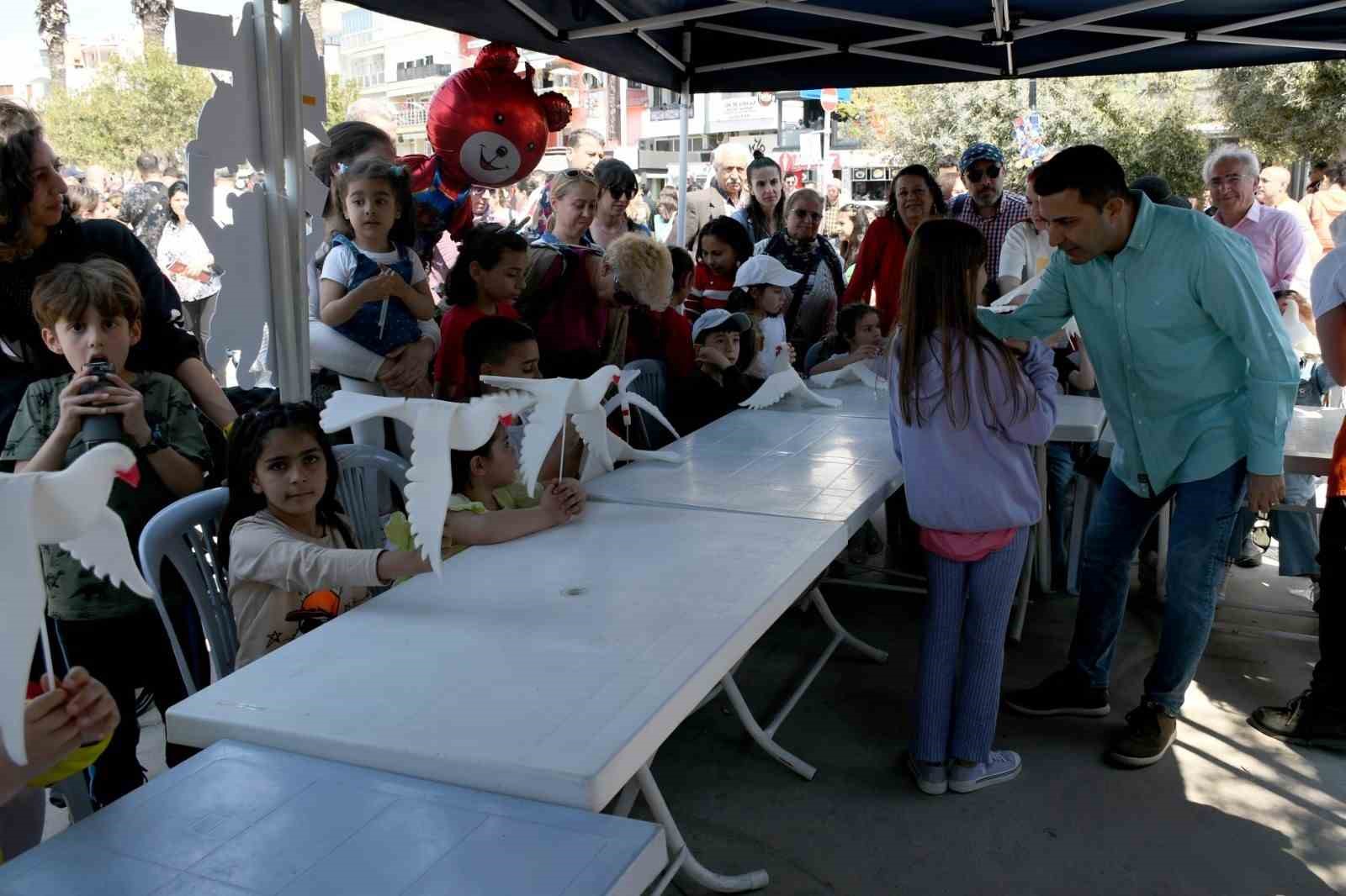 BAŞKAN ÖMER GÜNEL ÇOCUKLARIN BAYRAM SEVİNCİNE ORTAK OLDU