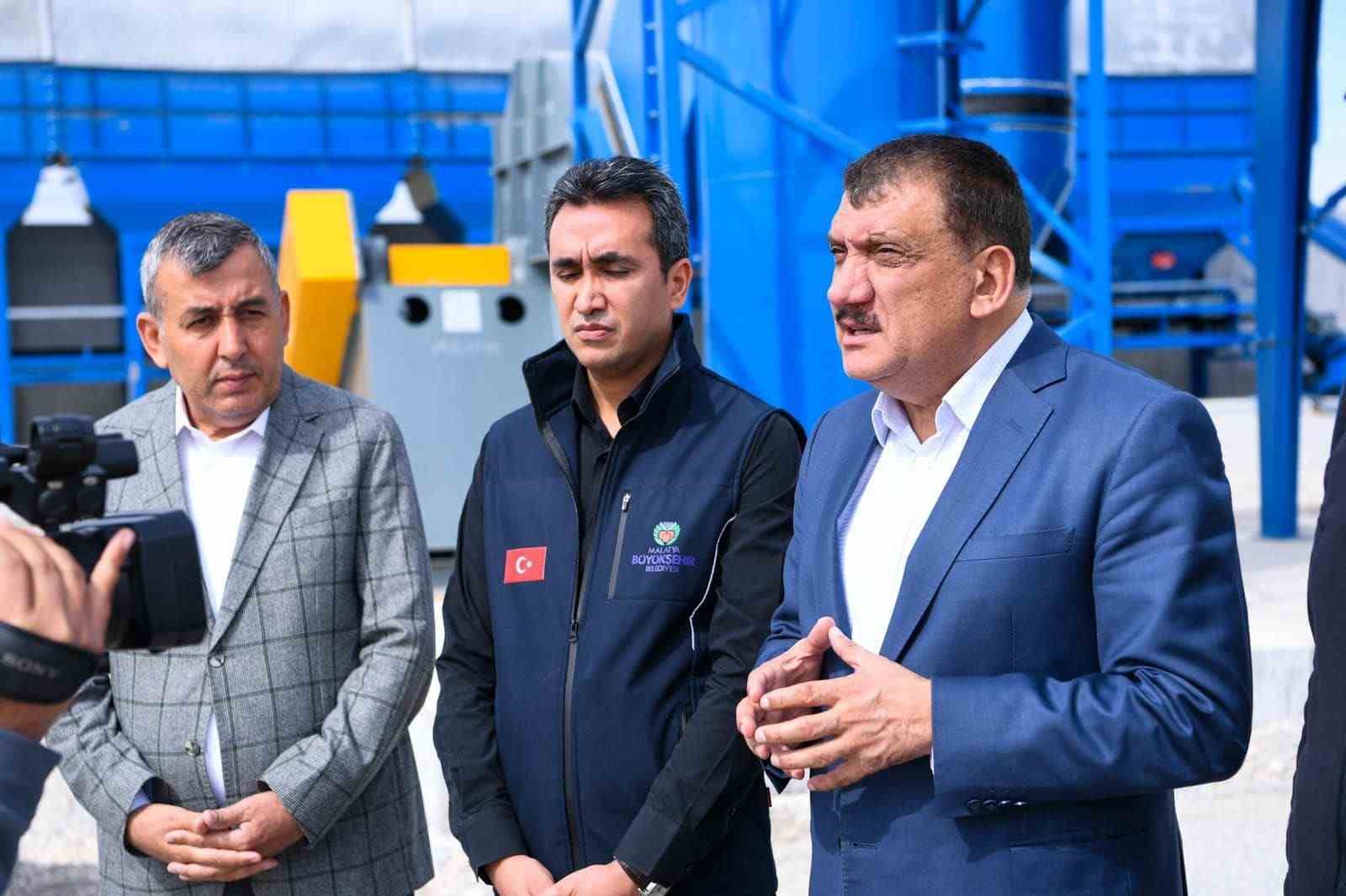 MALATYA BÜYÜKŞEHİR BELEDİYE BAŞKANI SELAHATTİN GÜRKAN, YENİ ASFALT ÜRETİM MERKEZİ