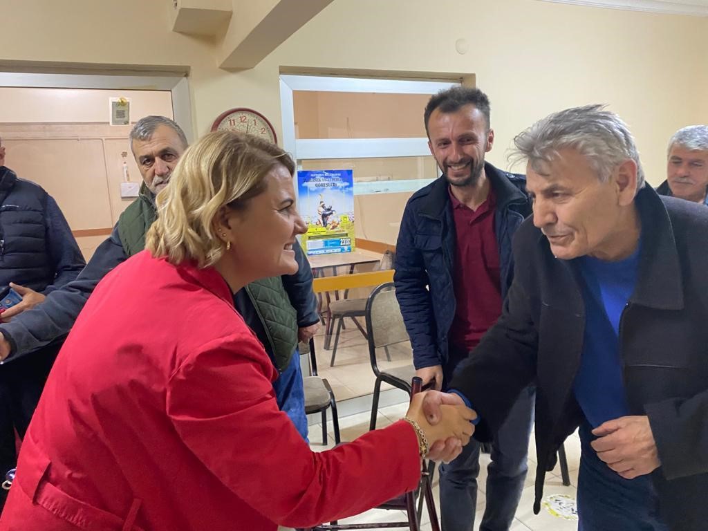 İZMİT BELEDİYE BAŞKANI FATMA KAPLAN HÜRRİYET, AYAZMA KAPALI PAZAR ALANINDA