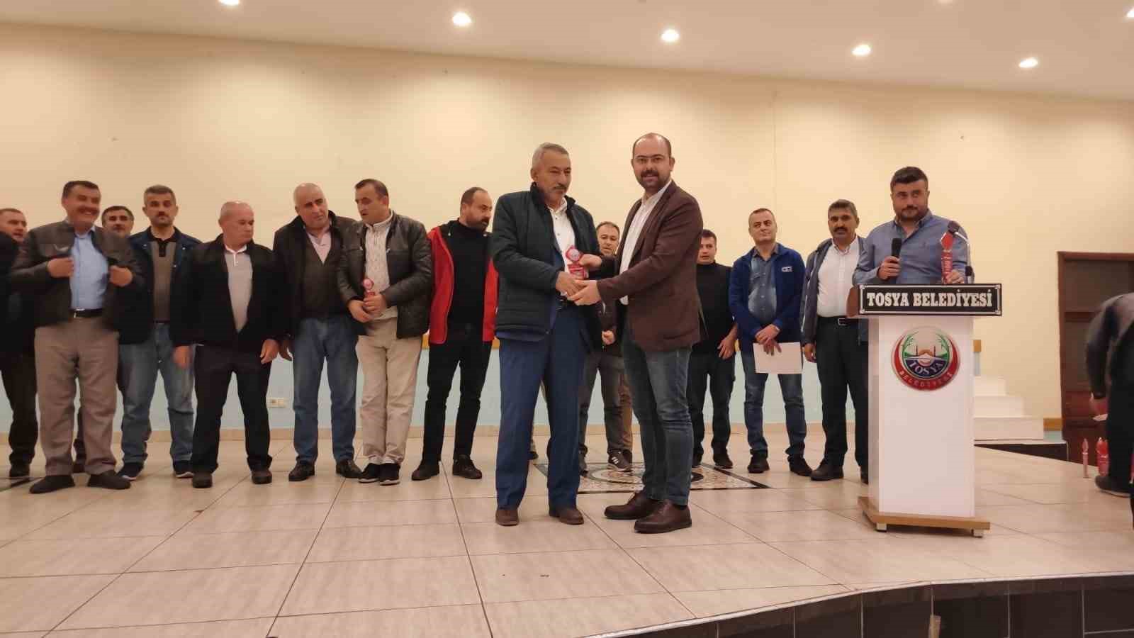KASTAMONU’NUN TOSYA  BELEDİYE BAŞKANI VOLKAN KAVAKLIGİL, EYT’DEN EMEKLİ OLAN