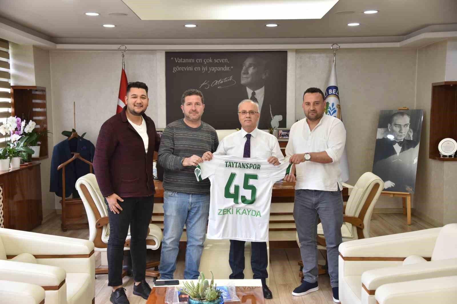 MANİSA’NIN SALİHLİ İLÇESİNDE YENİ KURULAN TAYTANSPOR KULÜBÜ FORMASI, BELEDİYE BAŞKANI
