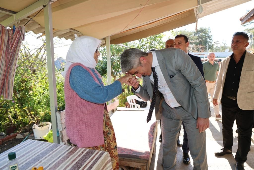 MUĞLA (İHA) - MARMARİS BELEDİYE BAŞKANI MEHMET OKTAY, RAMAZAN BAYRAMI