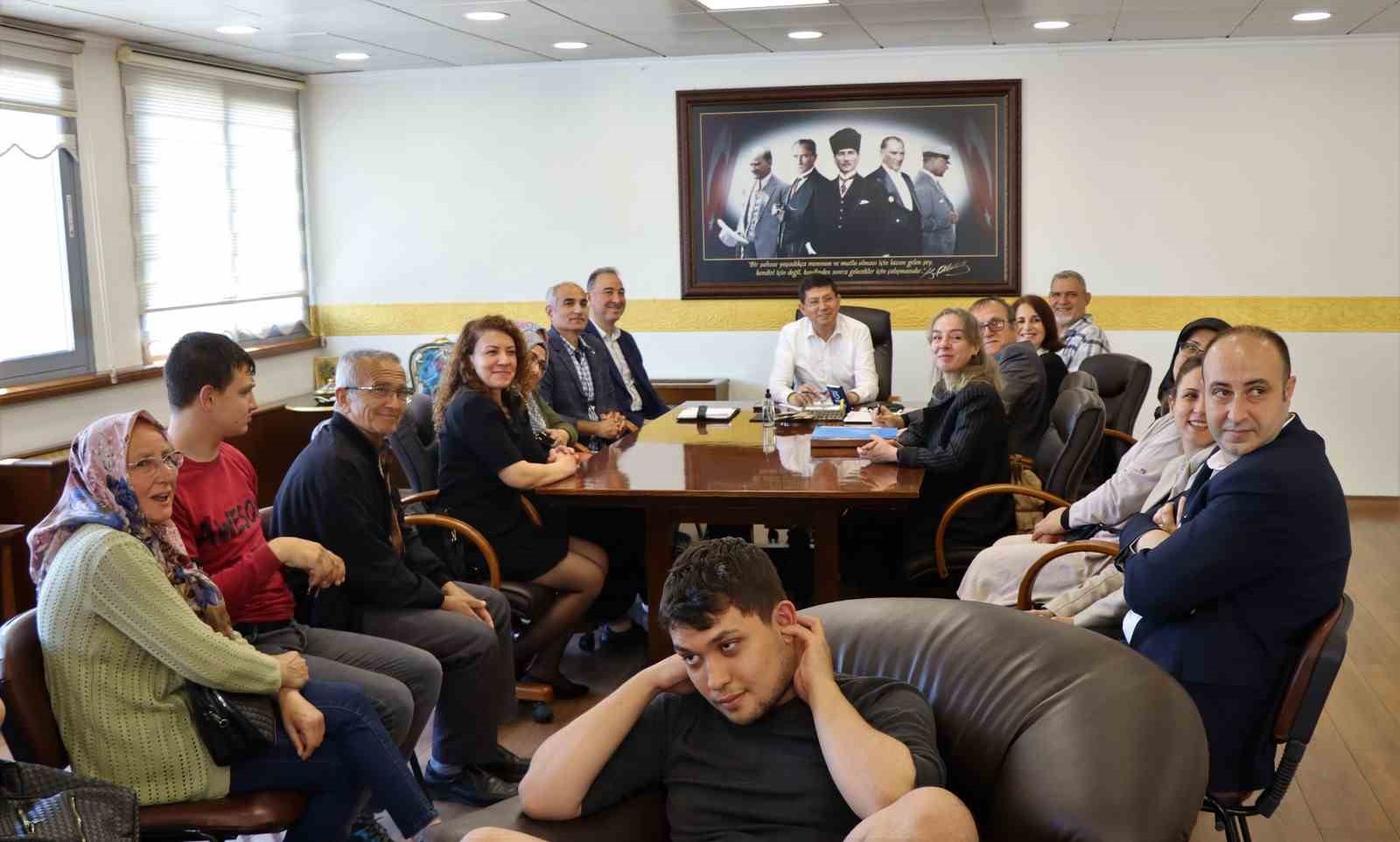 AYDIN OTİZM DERNEĞİ NAZİLLİ İLÇE TEMSİLCİLERİ SEMA ÖZEL VE MUZAFFER