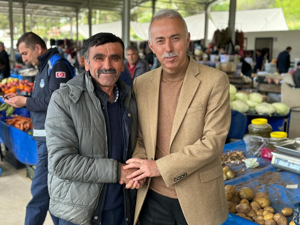 TAŞOVA BELEDİYE BAŞKANI BAYRAM ÖZTÜRK, YÖRESEL ÜRÜNLER PAZARINDA ESNAF VE