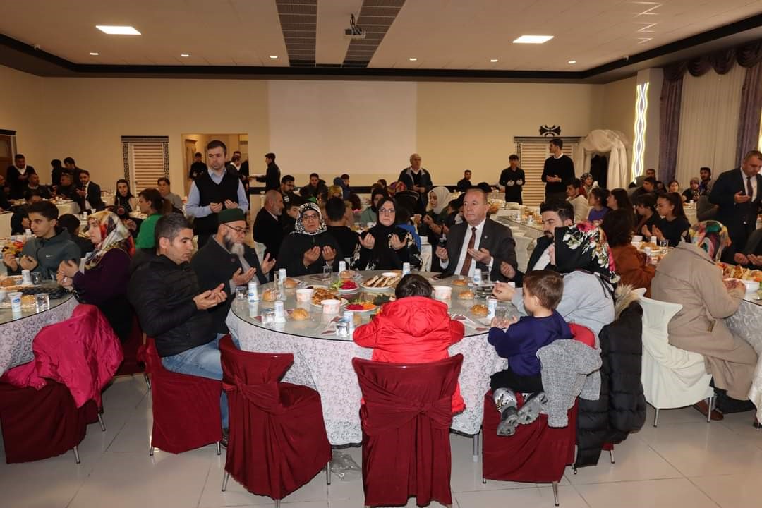 BELEDİYE BAŞKANLIĞI TARAFINDAN KAHRAMAN MARAŞ MERKEZLİ DEPREMLER SONRASI SUNGURLU'YA GELEN
